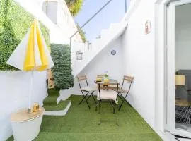 Charming 4-bedroom House with terrace