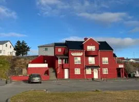 Guesthouse Hvammur by the Harbour