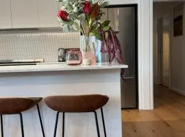 PISTE LUXURY CHALET - THE GRANDE - Oaks Lake Crackenback Resort