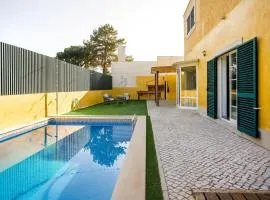 Beautiful Villa in Sunny Lagoa