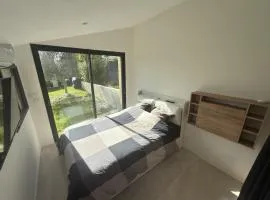 Studio neuf - entrée indépendante - sans cuisine