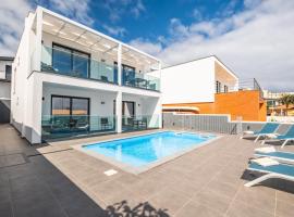 Luxury Seafront Escape I, Hotel in Caniçal