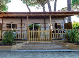 Cozy 2 bedroom Cabin sleeps 5 in Lido di Spina, Italy - Perfect Family Retreat