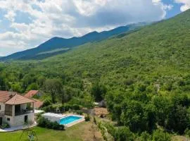 Villa Monteneze by Villas Guide