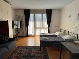 OTB Italia 1 - Luminoso appartamento tra Venezia e Treviso con Terrazza e Posto auto Coperto