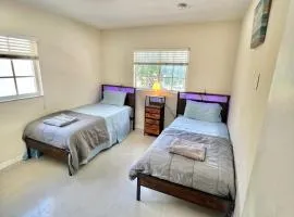 Twin or King bed w bath