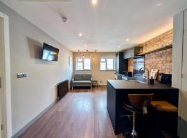 Charming Flat With Free Parking in Prime Location, hotel i Royal Tunbridge Wells