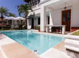 Villa St Teresa do Porto: HarboursideVilla-SeaViews-Pool-BBQ-StarLink-6Bedrm