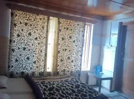 Hotel O Gulfam Palace