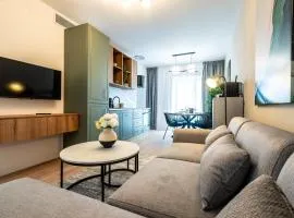 Urban Green Haven - 1BR Apartment with Balcony