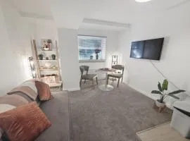 Cosy 1 Bedroom Flat Sleeps 2 Free Wi-Fi