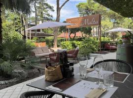 Hotel Croce Di Malta, hotel in Lignano Sabbiadoro