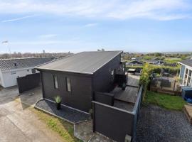 Lovely Holiday Home With Sea View, hotel en Karrebæksminde