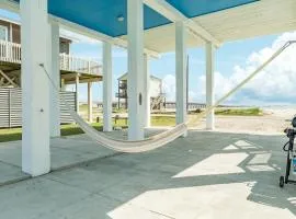 Oasis Beachfront Volleyball Court Sleeps 12
