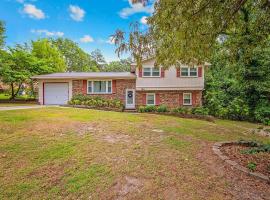 Reilly Road Refuge, hotel in Fort Bragg
