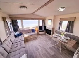 Ocean Nest-Beach Front - Lux- Sea View- 3-Bedroom Caravan- 8 Sleeps