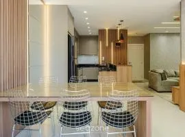 Aptos em prédio a 90 m da praia de Perequê - RIHs