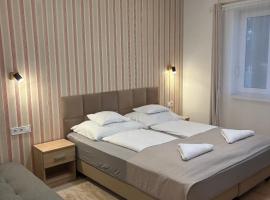 Landing Rooms Apartman, hotel que acepta mascotas en &Uuml;llő