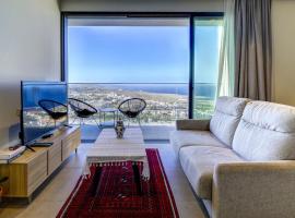Mercury Tower Suites with pool access, hotel v destinaci Paceville