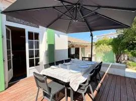 Spacieuse villa dans le centre du village à proximité de la mer et du port