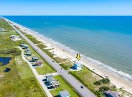Luxury Beachfront Hot Tub Firepit & Tiki bar