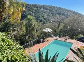 Casa em Mairinque com Piscina e Área Verde