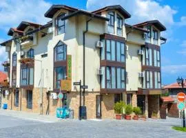 Хотел Елица