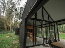 Cabaña estilo escandinavo, hotel in Santa Ana