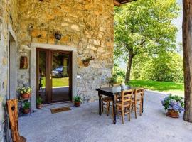 House in the Shambhalla Forest, hotel en Esmate