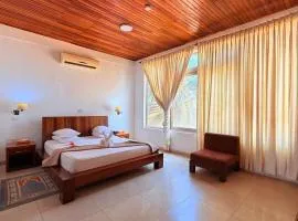 Coconut Grove Beach Resort