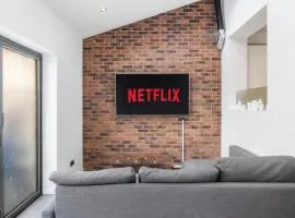 Maison Hammoud, Luxury Rooms in Wembley