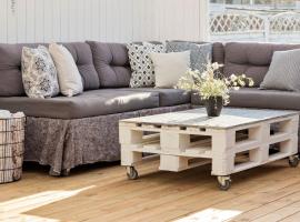 Summer house in a fun area, ξενοδοχείο σε Kisserup