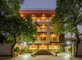Royal Residence Near 32nd Avenue - Gurugram