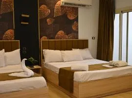 Palm Pyramids View INN