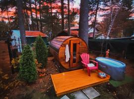 Serene Getaway Rawdon Nordic Spa, Sauna, Nature and Pool、ラウドンのペット同伴可ホテル