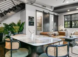 Two Luxurious Hyde Park Homes with 5 Star Amenities