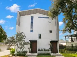 Two Luxurious Hyde Park Homes with 5 Star Amenities