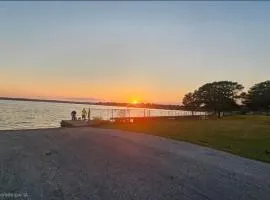 Maple House w-Private Jacuzzi Near IAH