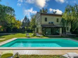 Luce tra i Saggi 8 by Marche Holiday Villas