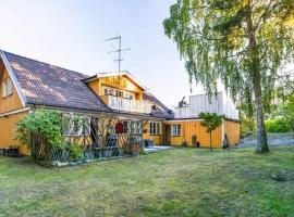 Relaxing villa with sauna, hotel v destinaci Stockholm