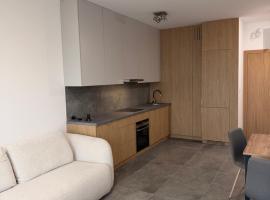 Królewska 51, hotel in Tuszyn