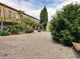 Gites de l'aven, hotel en Orgnac-lʼAven