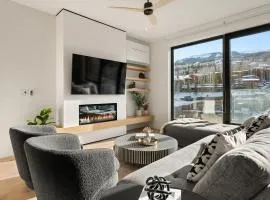 Modern 2 Bedroom Ski In&Out Condo 05