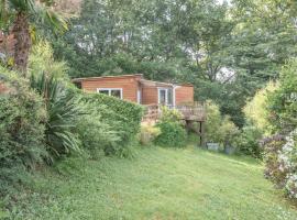 Le lodge sur pilotis, hotel en Fichous-Riumayou