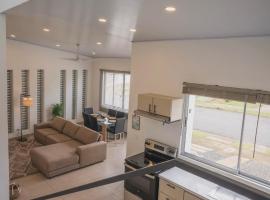 3-bedroom The Dream House - Herradura & Los Sueños Getaway, hotel in Herradura