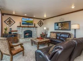 Wasatch Retreat in Draper with Mtn Views Theater and Hot Tub