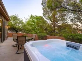 Poolside Place in Coral Ridge with Private Hot Tub