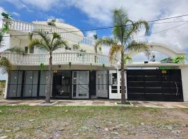 Alisos Suite FC, hotel in El Ceibal