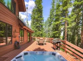 Rendezvous Chalet - Hot Tub Views & Family Ready