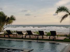 Cardedeu Residence Cangrejera, hotel in La Libertad